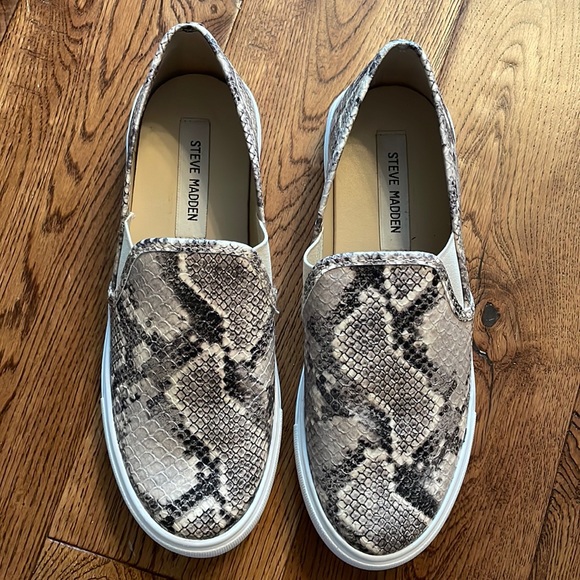 Steve Madden sneakers (worn once) - Picture 1 of 4